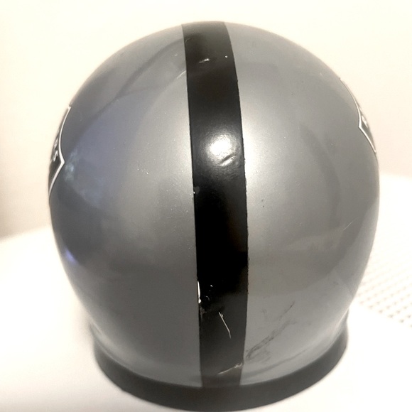 Vintage NFL Raiders Miniature Helmet Bulova digital alarm clock - Picture 4 of 4